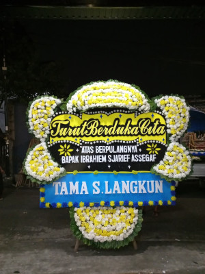 Papan Bunga Duka di Benjeng