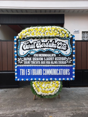 Papan Bunga Duka di Benjeng